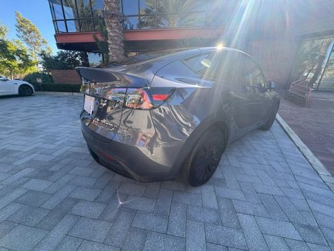 Used 2025 Tesla Model Y Long Range AWD/4WD image 5