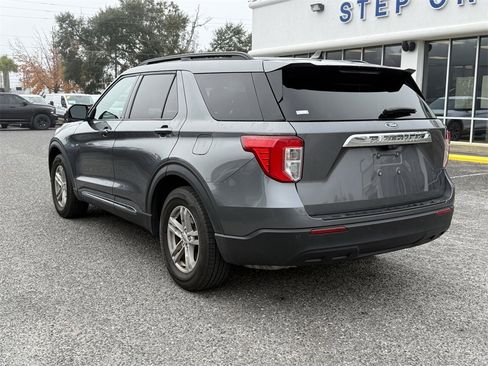 Used 2024 Ford Explorer XLT image 7