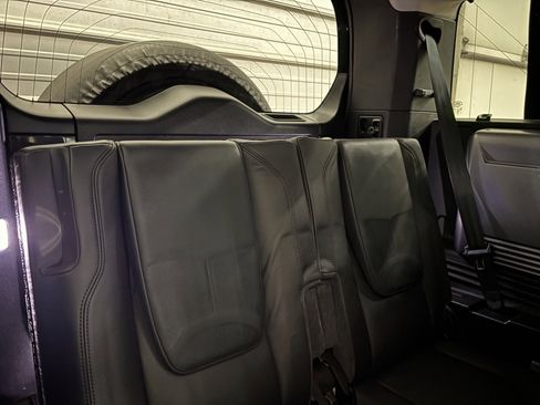 Used 2020 Land Rover Defender 110 HSE image 35