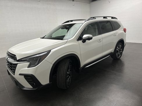 Used 2023 Subaru Ascent Limited w/ Technology Package AWD/4WD image 4