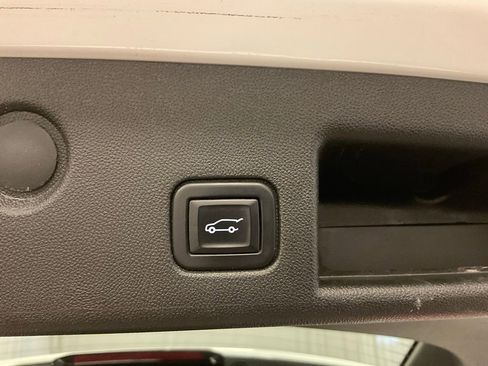 Used 2022 Chevrolet Equinox RS AWD/4WD image 32