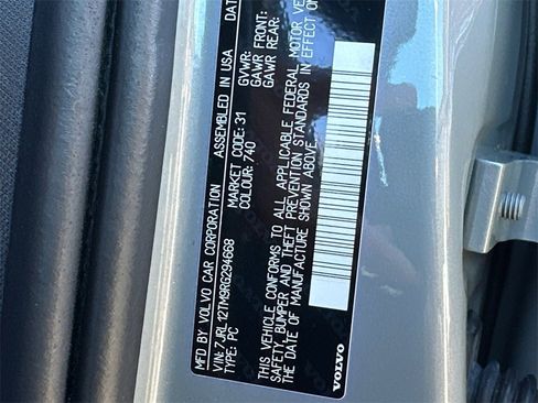 Used 2024 Volvo S60 B5 Ultimate w/ Climate Package image 34