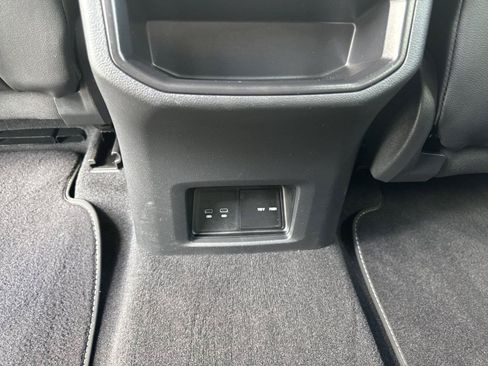 Used 2024 Volkswagen Atlas Cross Sport SE w/ Panoramic Sunroof Package FWD image 32