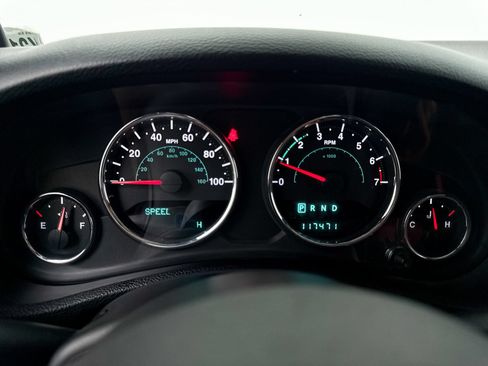 Used 2014 Jeep Wrangler Unlimited Sahara w/ Connectivity Group AWD/4WD image 25
