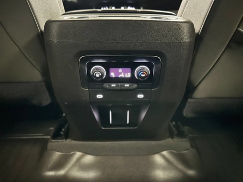 Used 2023 Chevrolet Tahoe Z71 AWD/4WD image 23