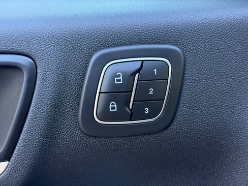 Used 2022 Ford Escape Titanium w/ Titanium Elite Package image 8