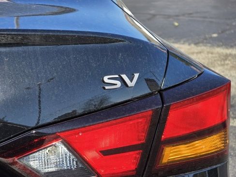 Used 2024 Nissan Altima 2.5 SV image 11