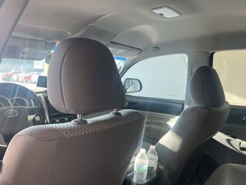 Used 2015 Toyota Tacoma PreRunner w/ SR5 Package image 12