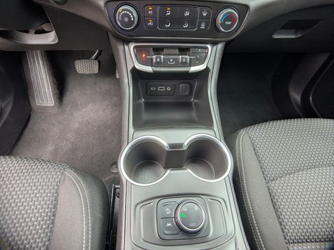 Used 2024 GMC Terrain SLE AWD/4WD image 21