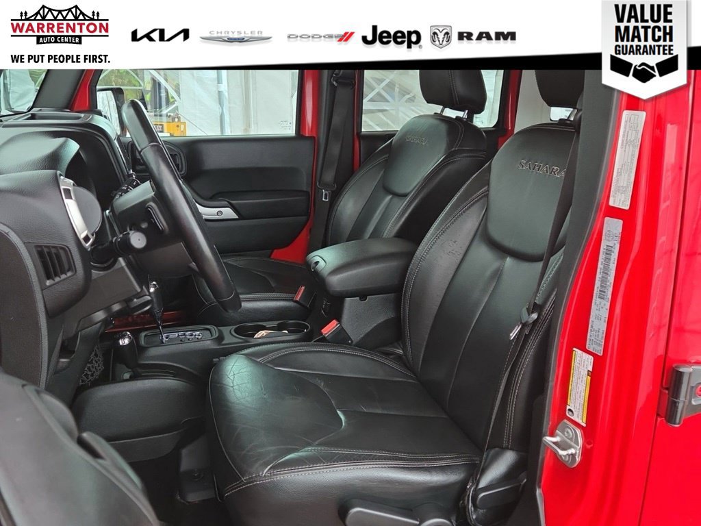 Used 2018 Jeep Wrangler Unlimited Sahara w/ Connectivity Group AWD/4WD image 12