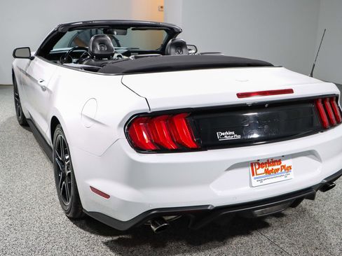 Used 2022 Ford Mustang Premium RWD image 9