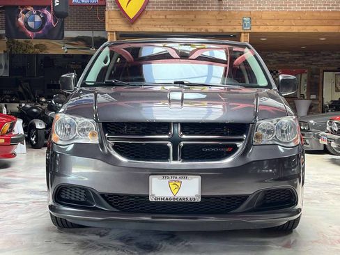 Used 2016 Dodge Grand Caravan SXT w/ Rear Park Assist Package FWD image 3