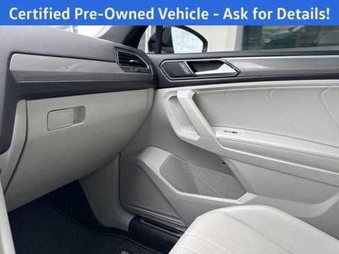 Certified 2022 Volkswagen Tiguan SE R-Line AWD/4WD image 15