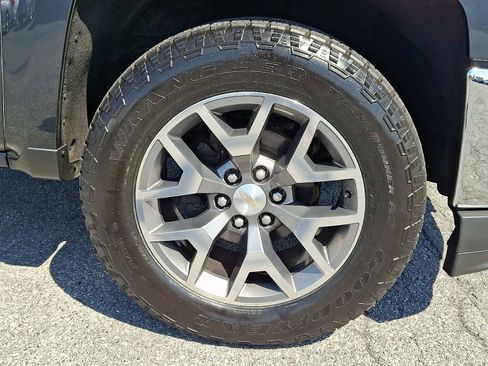 Used 2018 Chevrolet Silverado 1500 LT w/ All Star Edition image 8