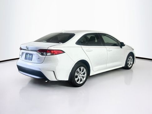 Used 2025 Toyota Corolla LE FWD image 9