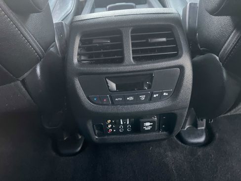 Used 2017 Honda Pilot Touring image 19