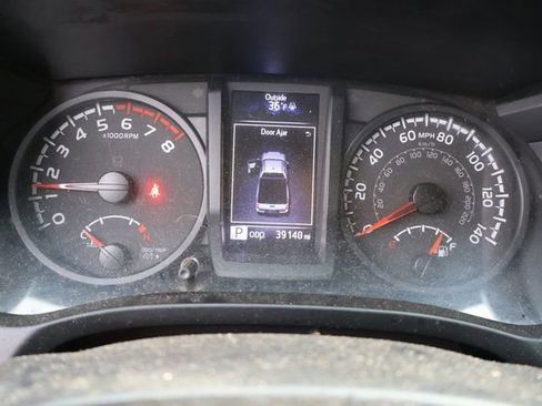 Used 2022 Toyota Tacoma SR image 12