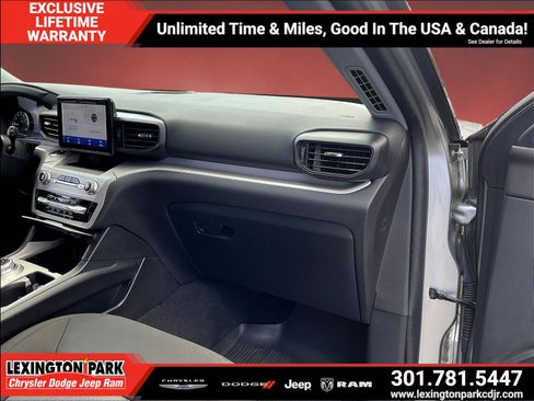 Used 2023 Ford Explorer XLT AWD/4WD image 26