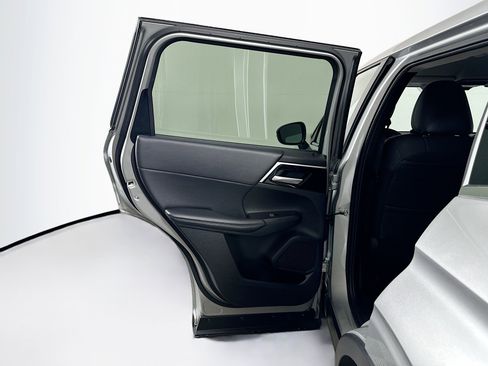 Used 2024 Mitsubishi Outlander SE AWD/4WD image 25