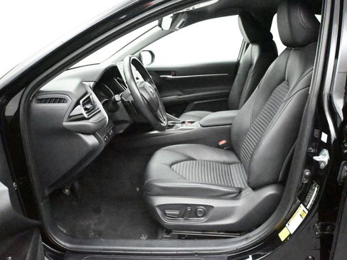 Used 2024 Toyota Camry SE image 7