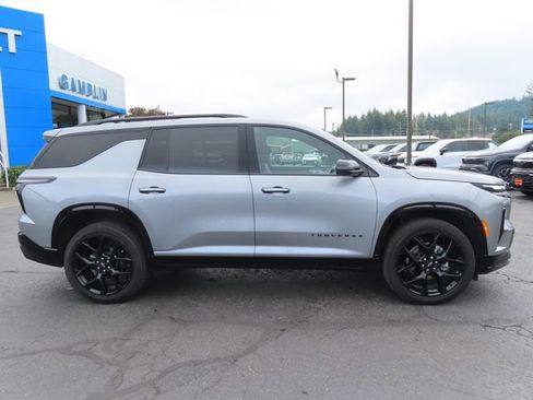 Used 2026 Chevrolet Traverse RS AWD/4WD image 9