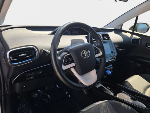 Used 2016 Toyota Prius Three Touring FWD image 18