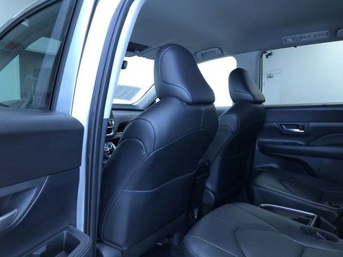 Used 2025 Toyota Grand Highlander XLE image 21