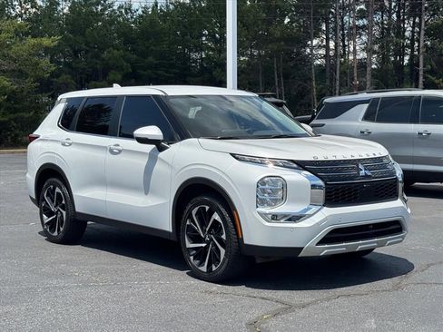 Used 2024 Mitsubishi Outlander FWD image 1