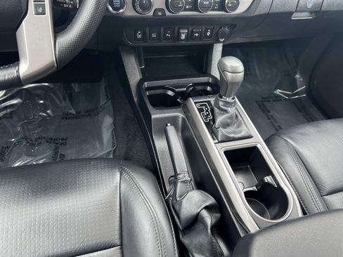 Used 2023 Toyota Tacoma Limited image 23