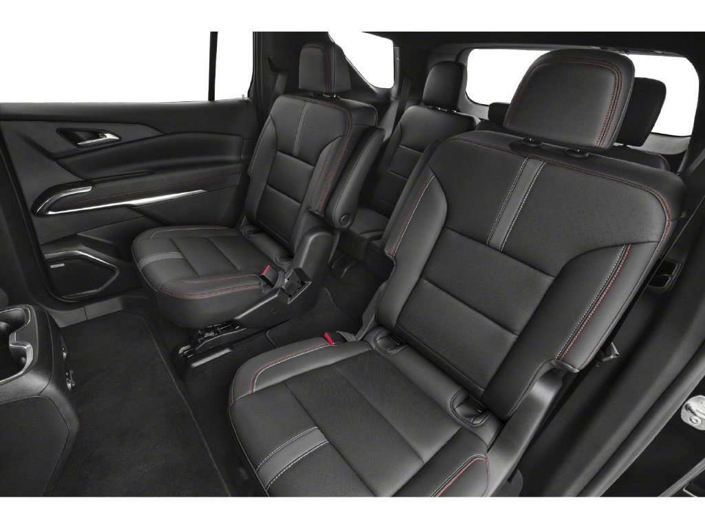 Used 2026 Chevrolet Traverse RS w/ LPO, Floor Liner Package FWD image 8