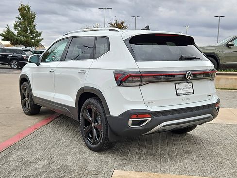 New 2026 Volkswagen Taos SEL image 2