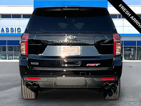 Used 2023 Chevrolet Suburban RST w/ Sport Performance Package AWD/4WD image 4