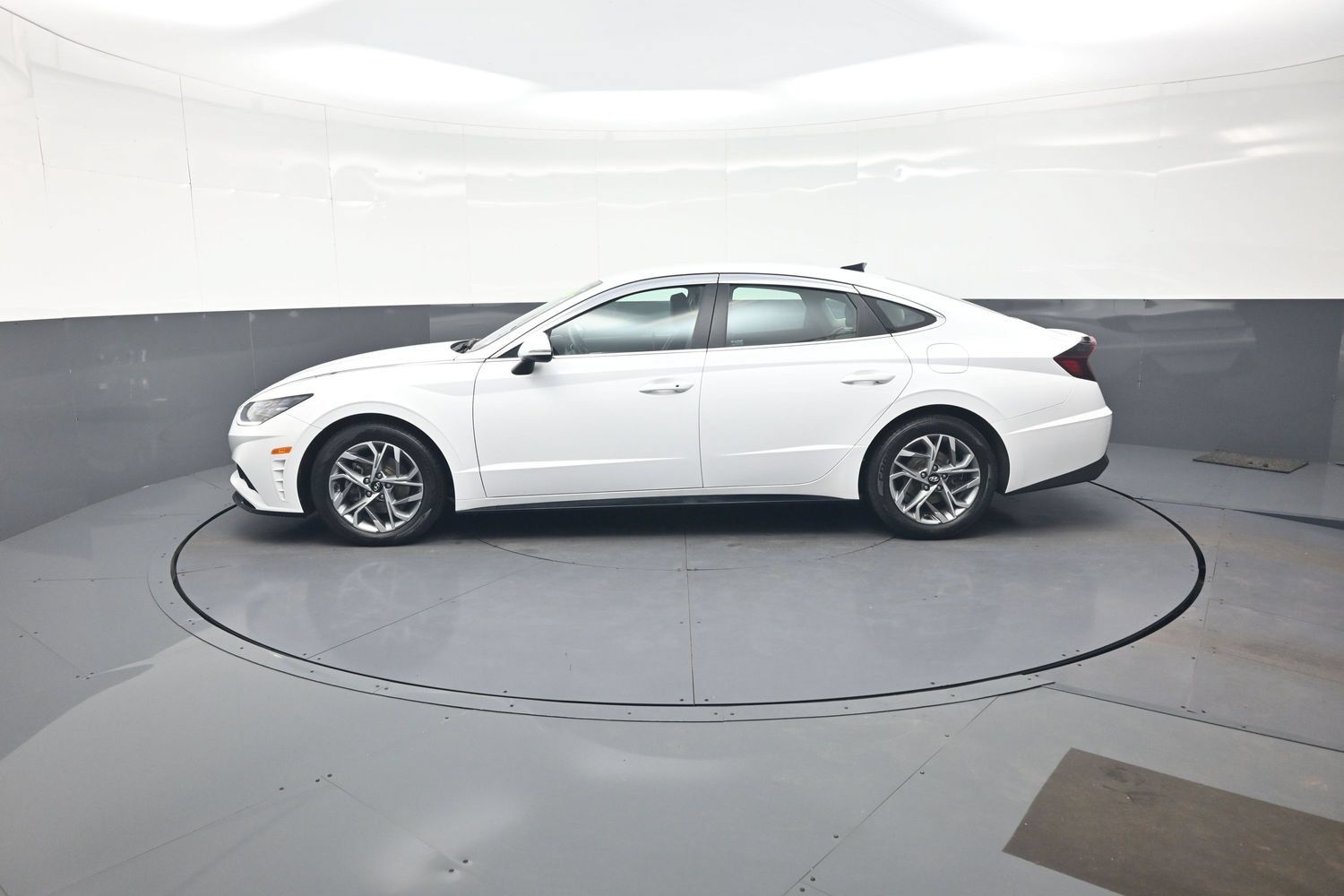 Used 2023 Hyundai Sonata SEL w/ Cargo Package FWD image 6