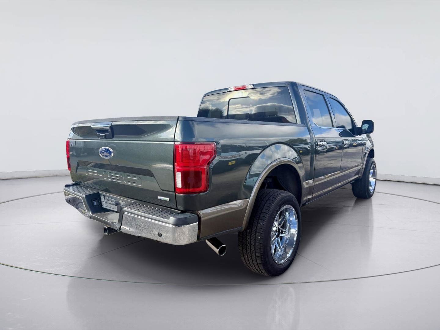Used 2018 Ford F150 Lariat w/ Equipment Group 502A Luxury RWD image 3