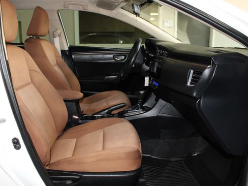 Used 2014 Toyota Corolla LE FWD image 23