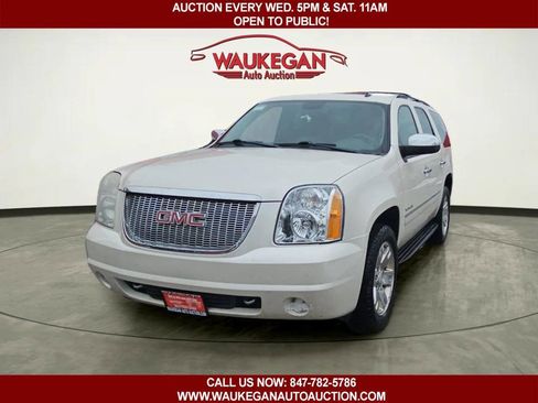 Used 2011 GMC Yukon SLT w/ Regional Value Package image 1