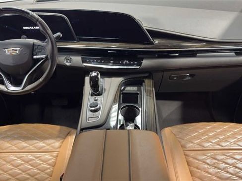 Used 2022 Cadillac Escalade ESV Premium Luxury image 21