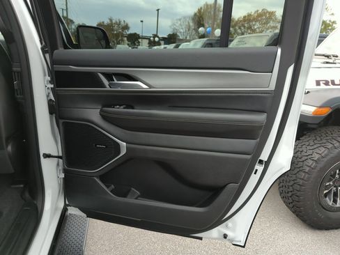 New 2026 Jeep Grand Wagoneer Limited image 32