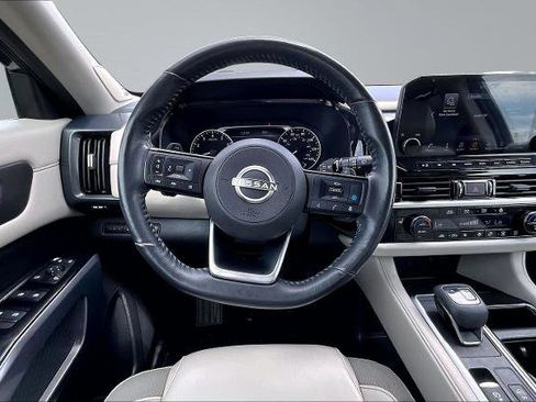 Used 2023 Nissan Pathfinder SL w/ SL Premium Package AWD/4WD image 5