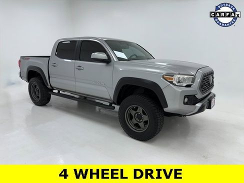 Used 2017 Toyota Tacoma TRD Off-Road w/ Tow Package (A/T) image 1