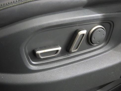 Used 2022 Rivian R1T Adventure AWD/4WD image 31