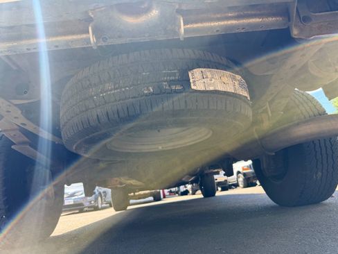 Used 2002 Ford E-350 and Econoline 350 Super Duty RWD image 23