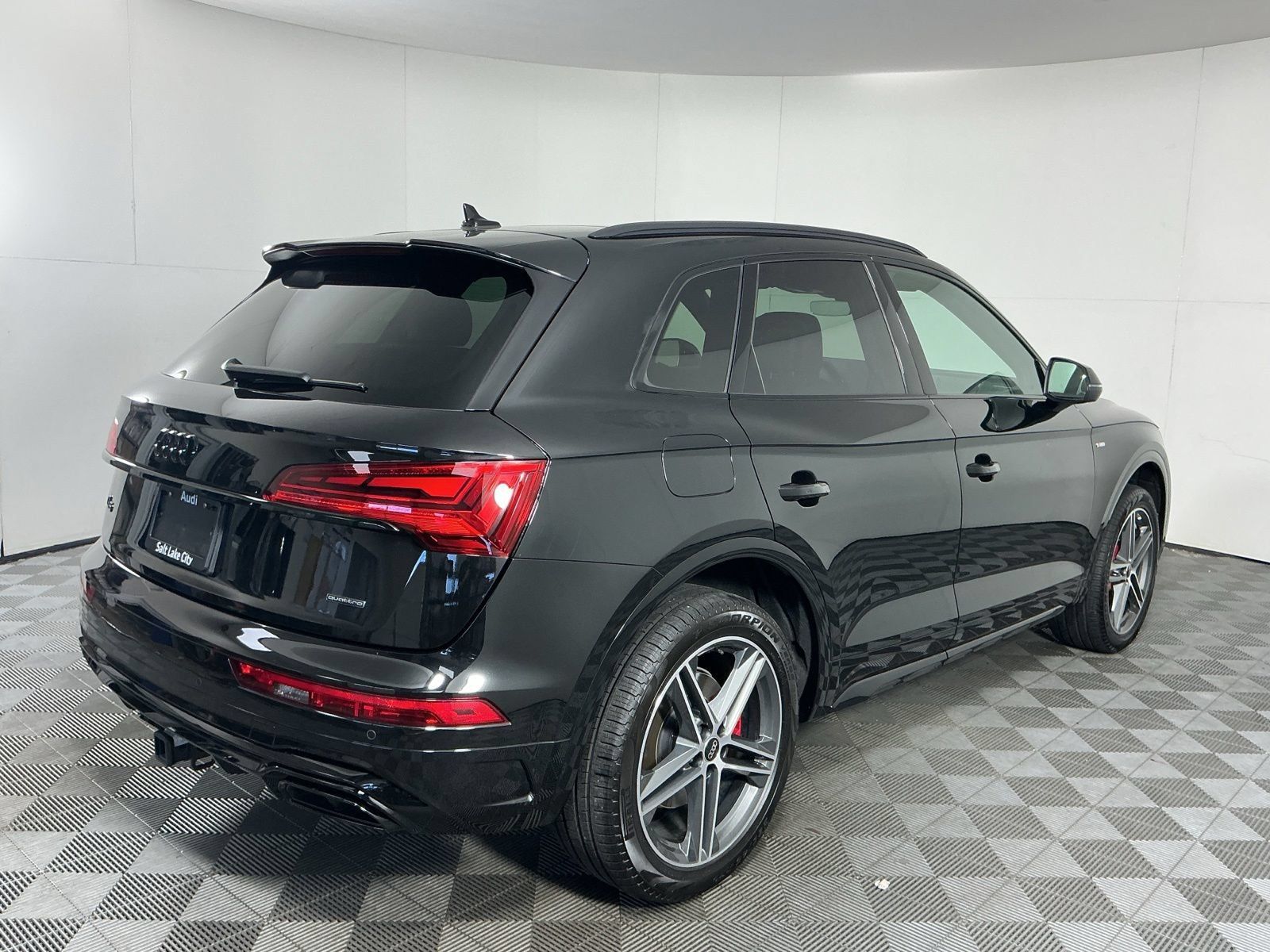 Used 2025 Audi Q5 e Premium Plus w/ Premium Plus Package AWD/4WD image 8