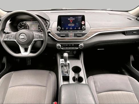 Certified 2025 Nissan Altima 2.5 SV FWD image 15