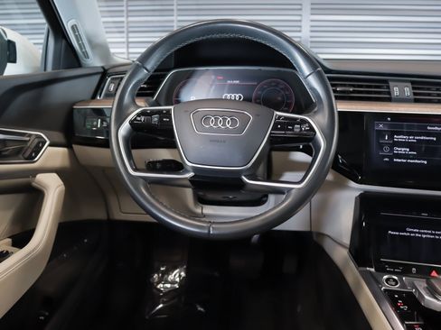 Used 2024 Audi Q8 e-tron Premium Plus w/ Premium Plus Package AWD/4WD image 18