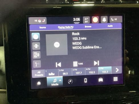 Used 2023 Jeep Grand Cherokee L Laredo image 38