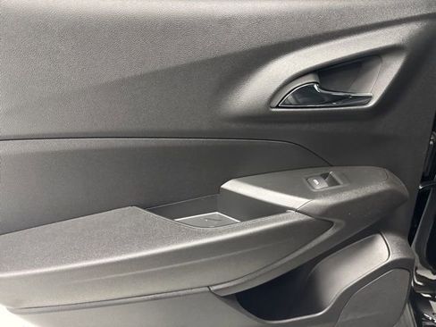 New 2026 Chevrolet Trax LT image 24