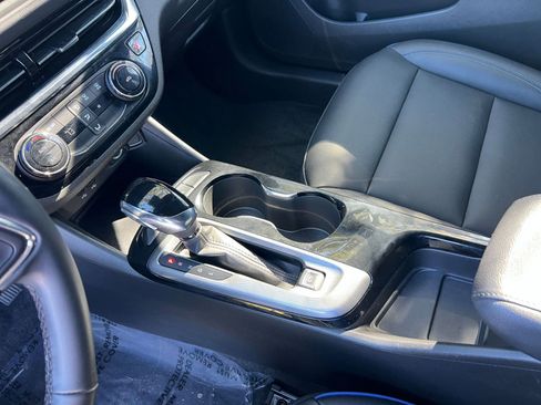 Used 2025 Buick Envista Sport Touring image 37