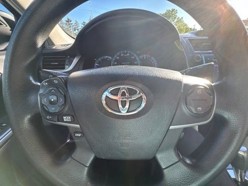 Used 2013 Toyota Camry LE FWD image 31