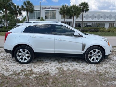 Used 2015 Cadillac SRX Performance image 1
